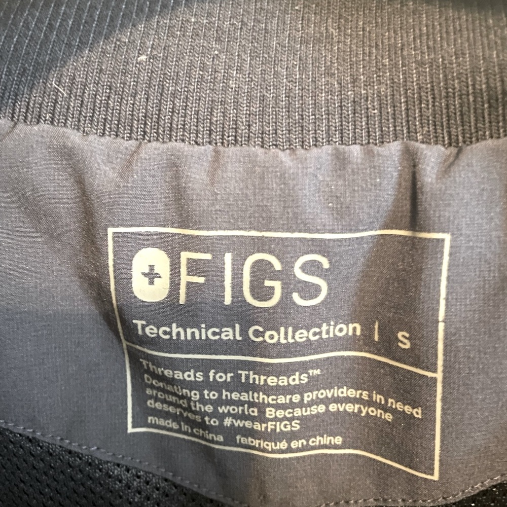 Figs Women’s Navy Sydney Scrub Jacket